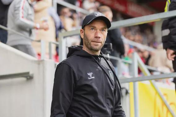 官方：雷根斯堡解雇帕茨教練，德乙墊底隊(duì)換帥。