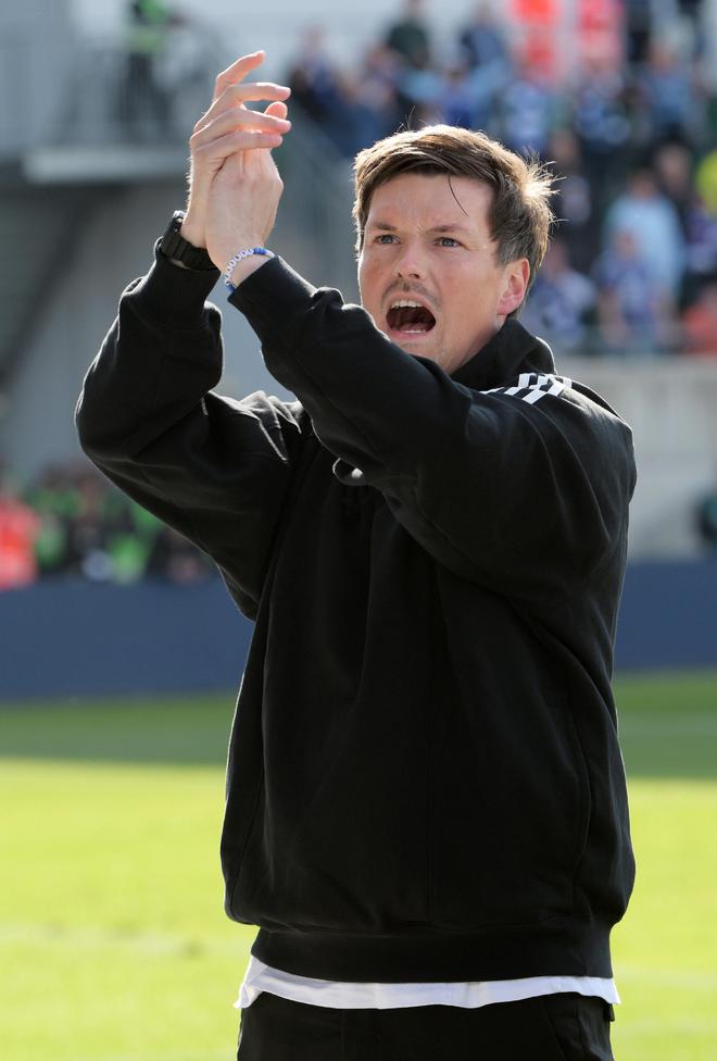 漢堡主帥：七年努力，升級(jí)成功，德乙奪冠未果。