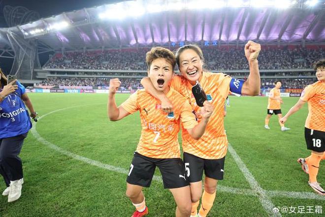 王霜亞冠奪冠慶典：榮譽(yù)中國(guó)，武漢江大未盡。