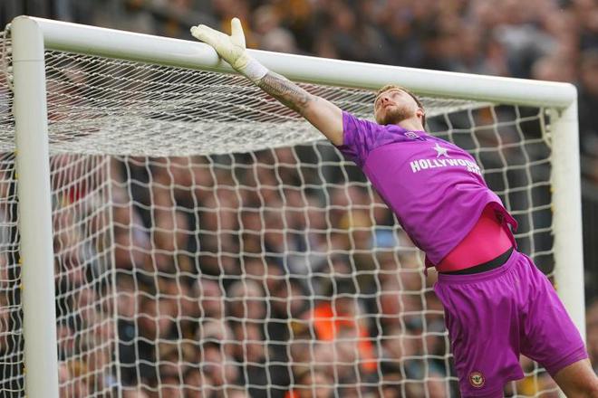 勒沃庫森盯上布倫特福德荷蘭門將弗萊肯